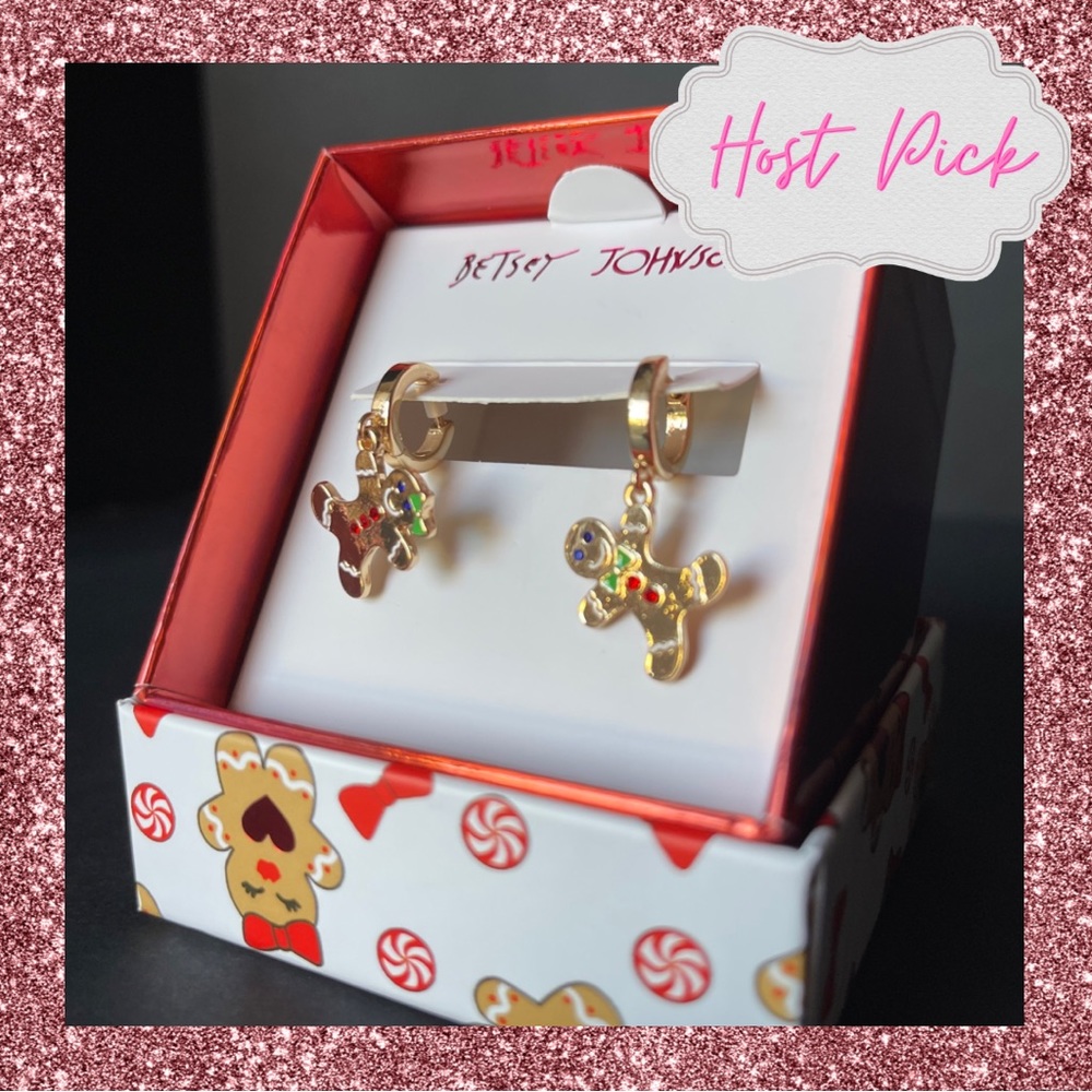 ♥️ Betsey Johnson gingerbread gold tone huggie hoops.